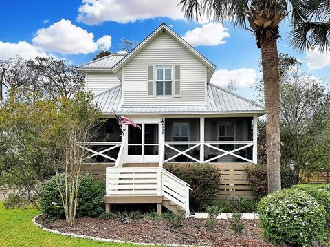 Photo of 802 Marvin Ave, Port Saint Joe, FL 32456 (MLS # 328507)