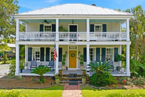 Photo of 128 4th St, Apalachicola, FL 32320 (MLS # 328611)