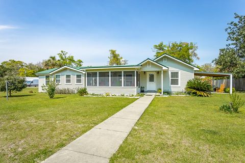 212 NW Ave C, Carrabelle, FL 32322 - MLS#: 316822