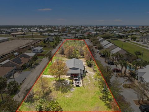 Photo of 1004 Cypress Ln, Mexico Beach, FL 32456 (MLS # 323780)