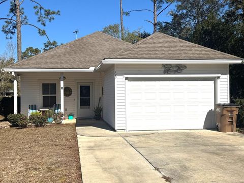 Photo of 105 Saunders Cir, Port Saint Joe, FL 32456 (MLS # 324942)