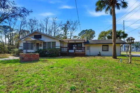 Photo of 1115 Tallahassee St, Carrabelle, FL 32322 (MLS # 326532)
