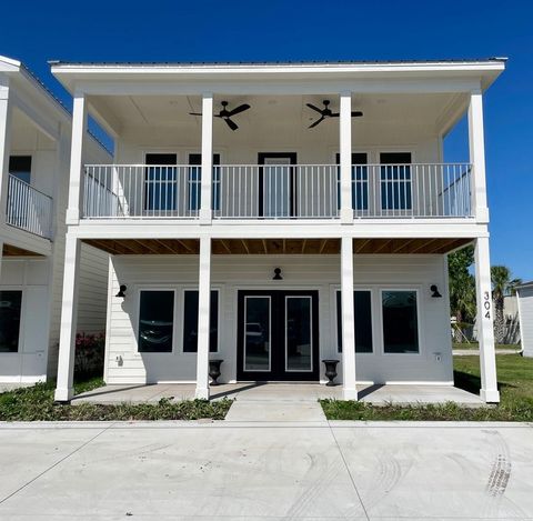 Photo of 304 Long Ave, Port Saint Joe, FL 32456 (MLS # 320332)