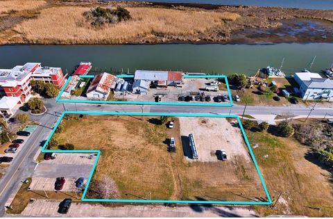 Photo of 323 Water St, Apalachicola, FL 32320 (MLS # 326342)