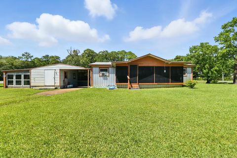 Photo of 6 Bayview Dr, Apalachicola, FL 32320 (MLS # 323828)