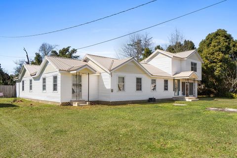 Photo of 539 S 2nd St, Wewahitchka, FL 32465 (MLS # 326518)