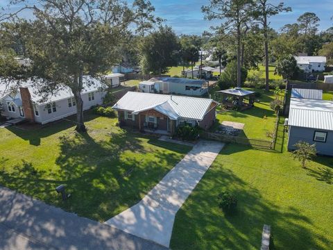 Photo of 520 7th St, Port Saint Joe, FL 32456 (MLS # 324674)