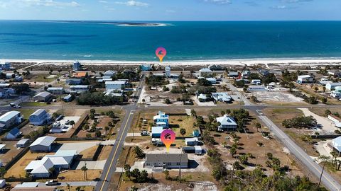 Photo of 227 Bay St, Port Saint Joe, FL 32456 (MLS # 326592)