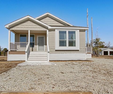 Photo of 227 Bay St, Port Saint Joe, FL 32456 (MLS # 326592)