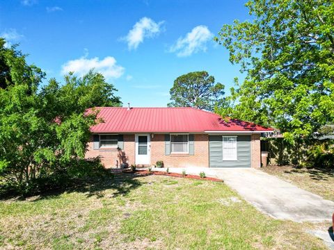Photo of 2102 Cypress Ave, Port Saint Joe, FL 32456 (MLS # 328276)
