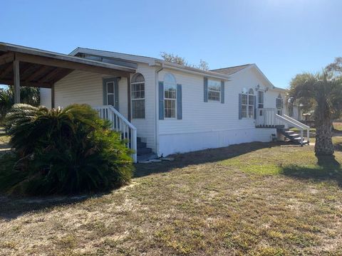 Photo of 120 Sunray Ct, Port Saint Joe, FL 32456 (MLS # 324565)