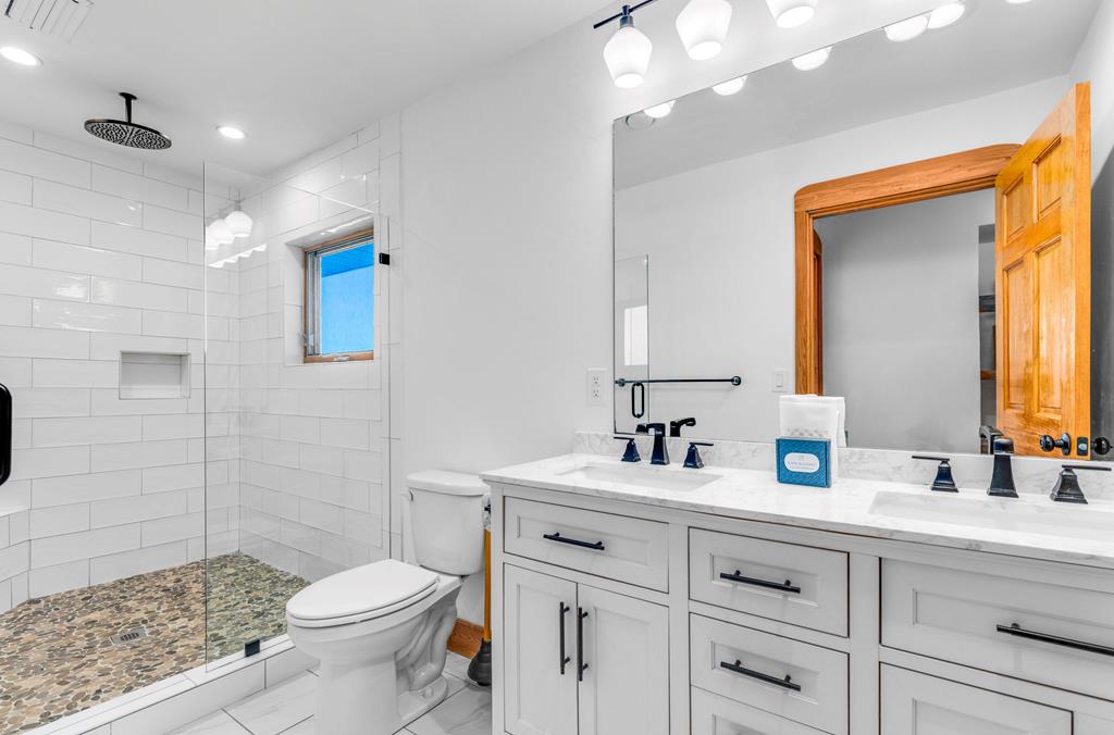 St. George Island, Florida, 32328, United States, 5 Bedrooms Bedrooms, ,5 BathroomsBathrooms,Residential,Active,2012440