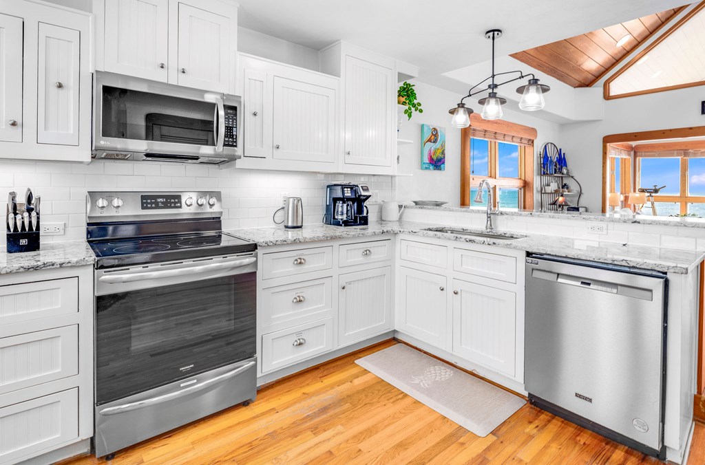 St. George Island, Florida, 32328, United States, 5 Bedrooms Bedrooms, ,5 BathroomsBathrooms,Residential,Active,2012440