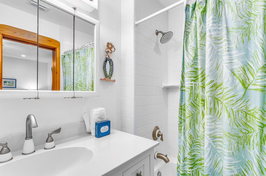 St. George Island, Florida, 32328, United States, 5 Bedrooms Bedrooms, ,5 BathroomsBathrooms,Residential,Active,2012440