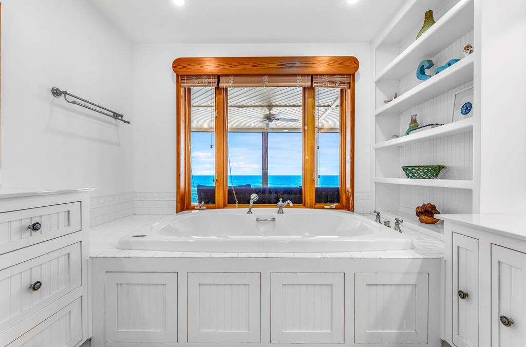 St. George Island, Florida, 32328, United States, 5 Bedrooms Bedrooms, ,5 BathroomsBathrooms,Residential,Active,2012440