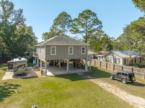 Photo of 811 Bruce Ave, Carrabelle, FL 32322 (MLS # 324367)
