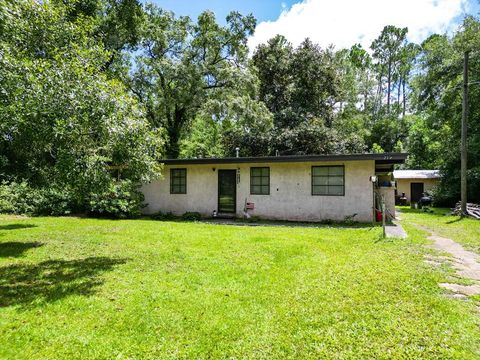 Photo of 214 Charles Ave, Wewahitchka, FL 32465 (MLS # 323858)