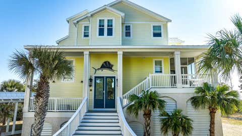 Photo of 1622 Bayou Dr, Carrabelle, FL 32322 (MLS # 329069)