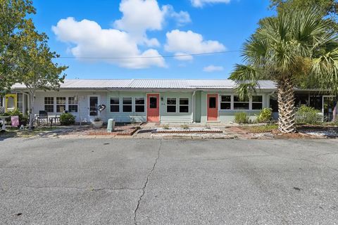 Photo of 47 E Pine Ave, Lanark Village, FL 32323 (MLS # 324347)