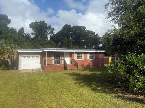 Photo of 18 Apalachee St, Apalachicola, FL 32320 (MLS # 328567)