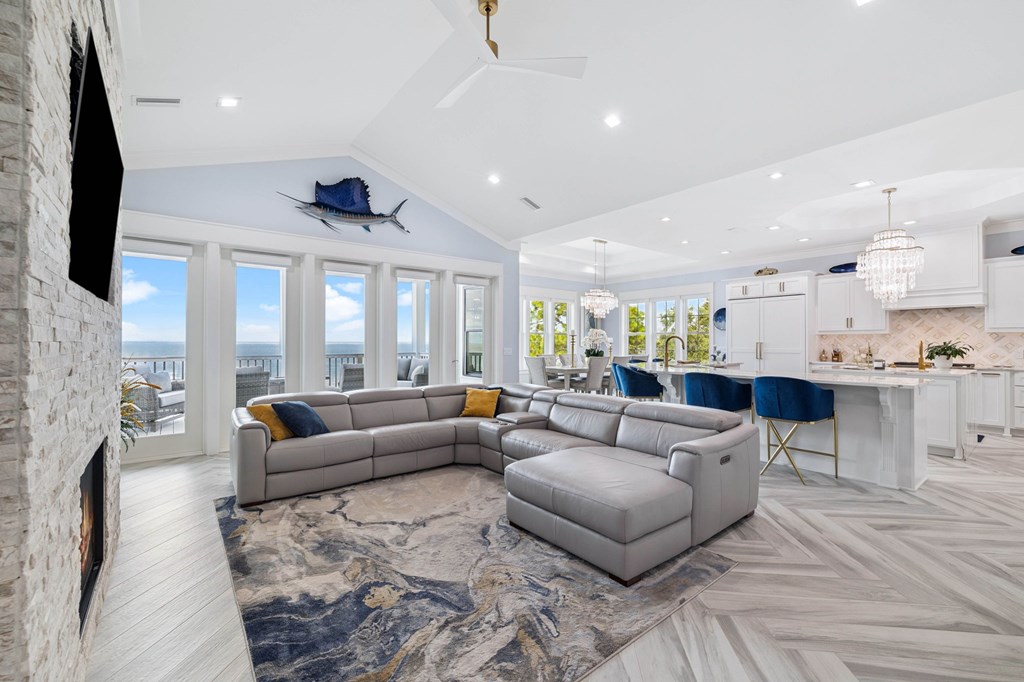 St. George Island, Florida, 32328, United States, 5 Bedrooms Bedrooms, ,6 BathroomsBathrooms,Residential,Active,1943705