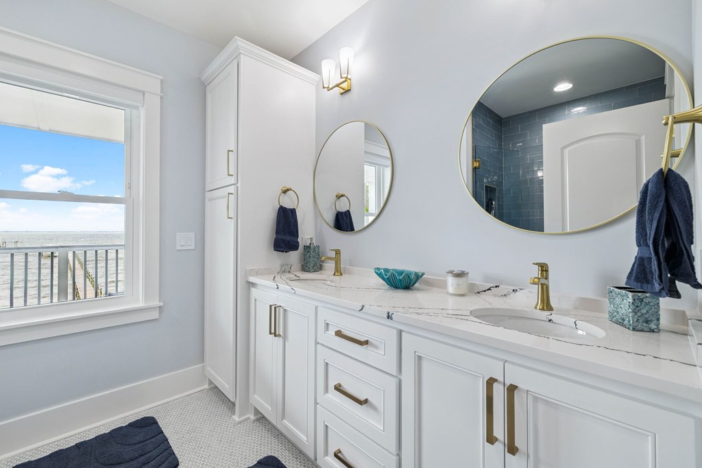 St. George Island, Florida, 32328, United States, 5 Bedrooms Bedrooms, ,6 BathroomsBathrooms,Residential,Active,1943705