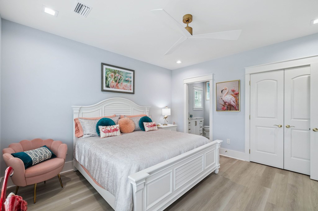 St. George Island, Florida, 32328, United States, 5 Bedrooms Bedrooms, ,6 BathroomsBathrooms,Residential,Active,1943705