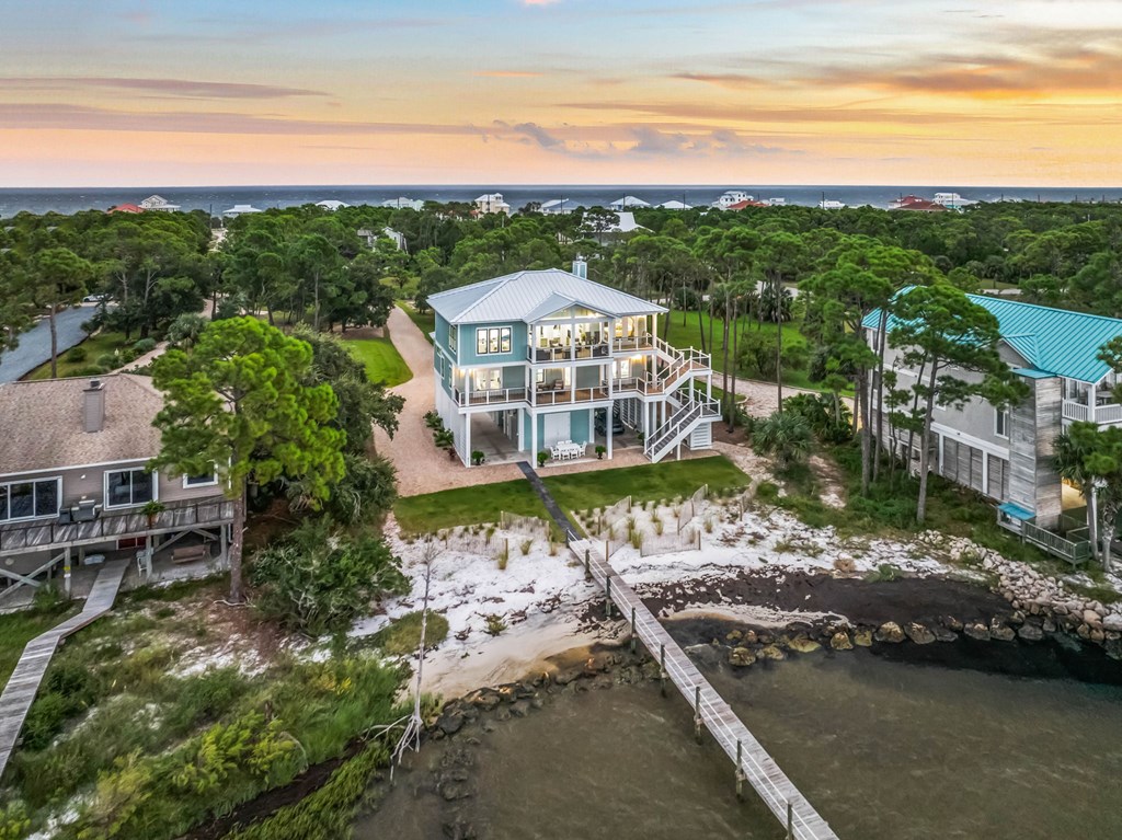 St. George Island, Florida, 32328, United States, 5 Bedrooms Bedrooms, ,6 BathroomsBathrooms,Residential,Active,1943705