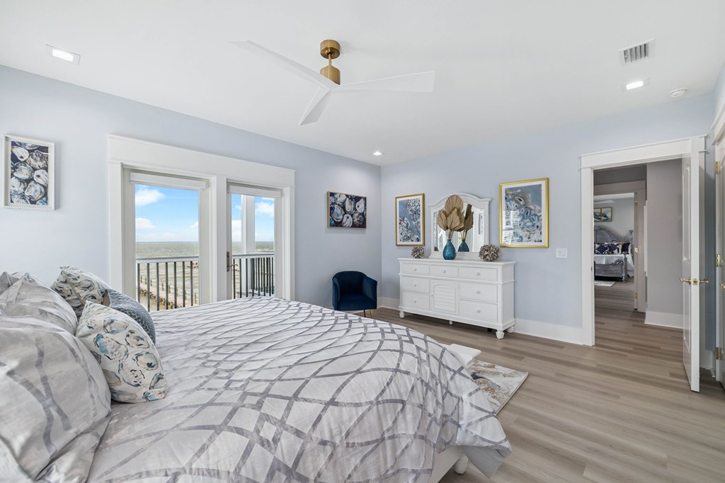 St. George Island, Florida, 32328, United States, 5 Bedrooms Bedrooms, ,6 BathroomsBathrooms,Residential,Active,1943705