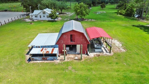 Photo of 111 Bayberry Dr, Wewahitchka, FL 32465 (MLS # 328659)
