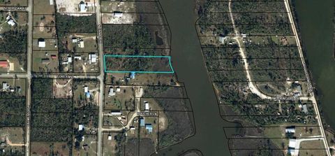Photo of 536 N Canal Dr, Port Saint Joe, FL 32456 (MLS # 322572)
