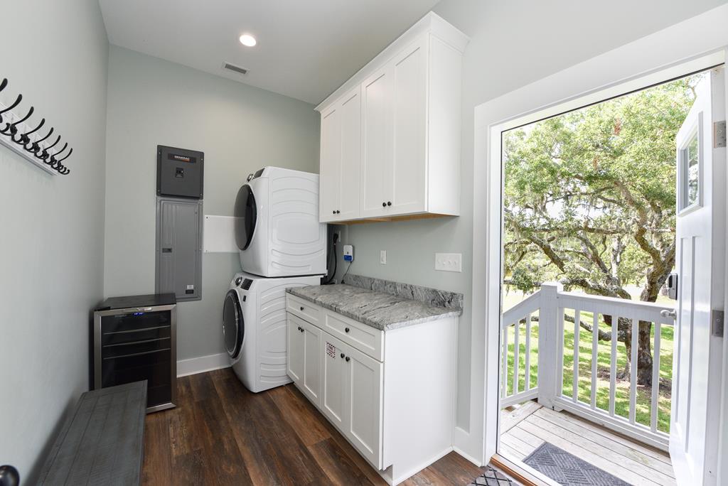 Eastpoint, Florida, 32328, United States, 4 Bedrooms Bedrooms, ,3 BathroomsBathrooms,Residential,Active,2013135