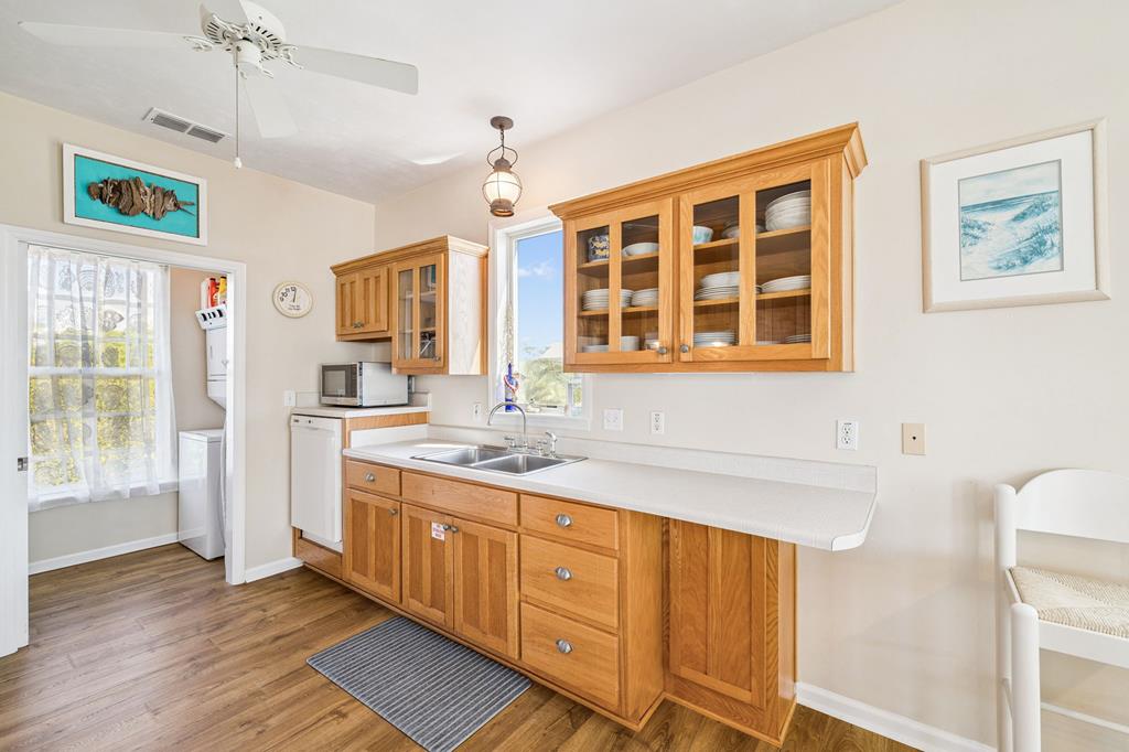 St. George Island, Florida 32328, United States, 4 Bedrooms Bedrooms, ,4 BathroomsBathrooms,Residential,Active,215881