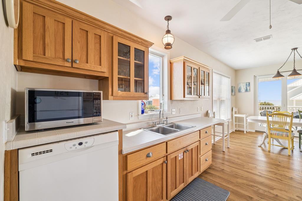 St. George Island, Florida 32328, United States, 4 Bedrooms Bedrooms, ,4 BathroomsBathrooms,Residential,Active,215881