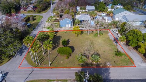 Photo of 99 11th St, Apalachicola, FL 32320 (MLS # 321038)