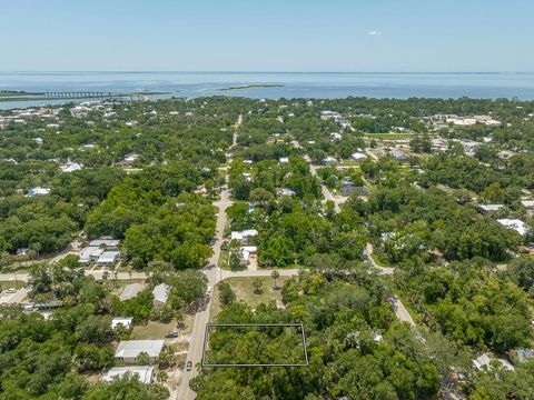 Photo of 216 8th St, Apalachicola, FL 32320 (MLS # 322374)