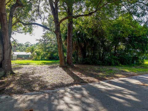 Photo of 144 B 21st Ave, Apalachicola, FL 32320 (MLS # 329082)