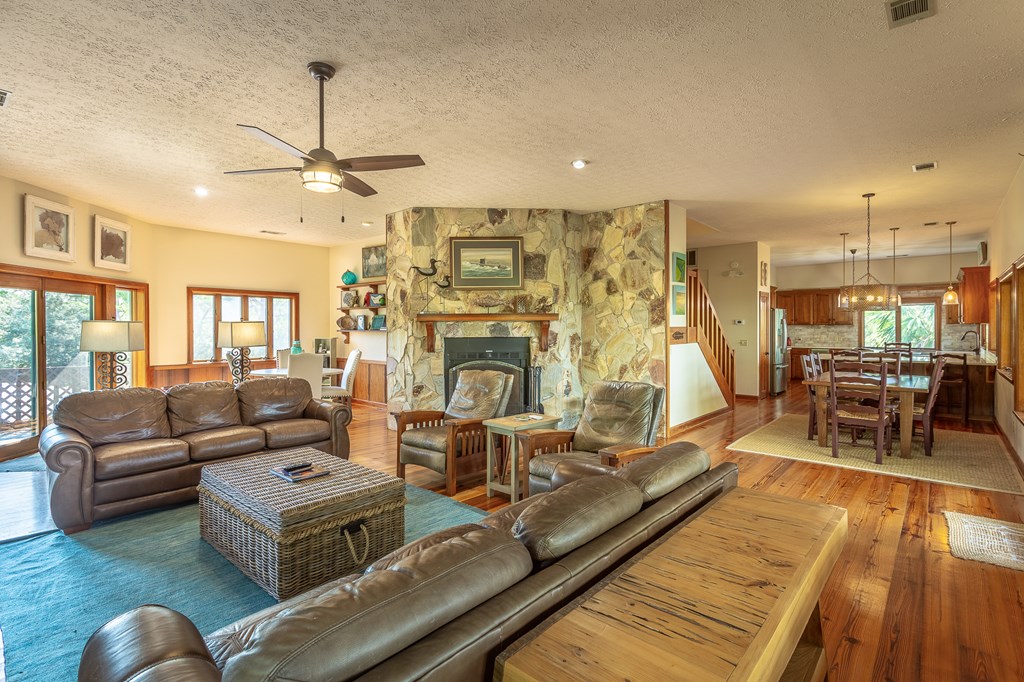 St. George Island, Florida, 32328, United States, 3 Bedrooms Bedrooms, ,2 BathroomsBathrooms,Residential,Active,2007592