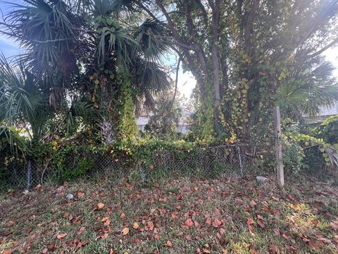 Photo of 256 Ave C, Port Saint Joe, FL 32456 (MLS # 324634)