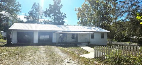 Photo of 711 NW Ave C, Carrabelle, FL 32322 (MLS # 313820)