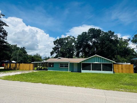 Photo of 1012 NW Ave C, Carrabelle, FL 32322 (MLS # 320739)