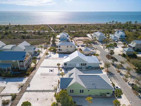 Photo of 106 Salt Air Ct, Port Saint Joe, FL 32456 (MLS # 327767)