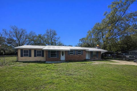 Photo of 598 Three Rivers Rd, Carrabelle, FL 32322 (MLS # 327796)