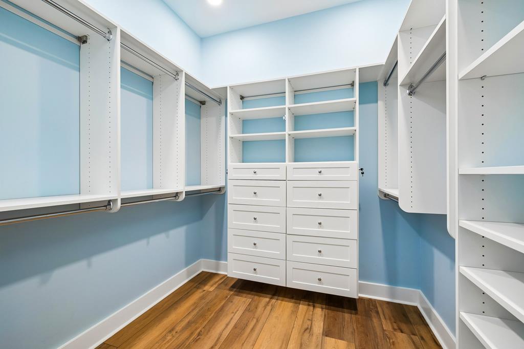 Exceptional custom beach home ready to make idyllic family memories! T – image 19