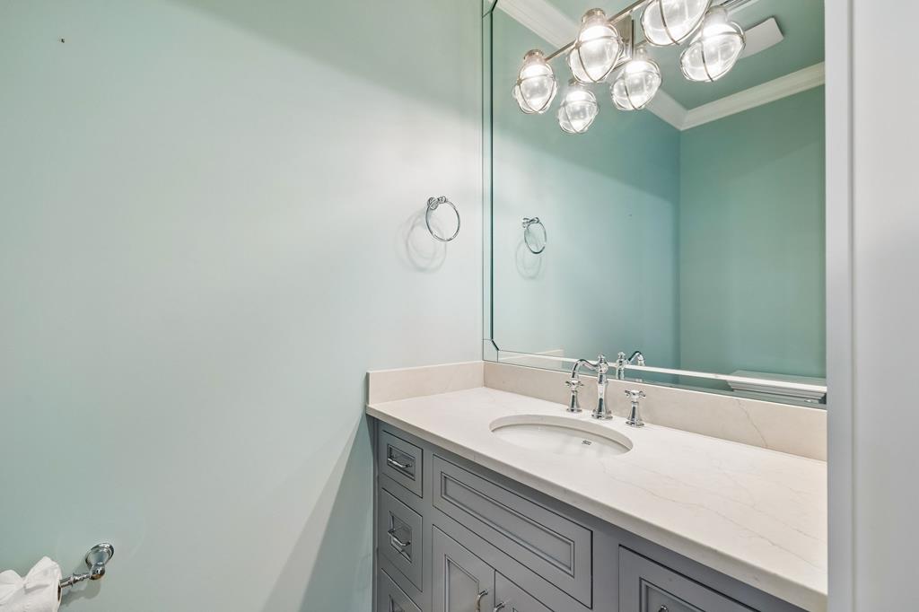Exceptional custom beach home ready to make idyllic family memories! T – image 37