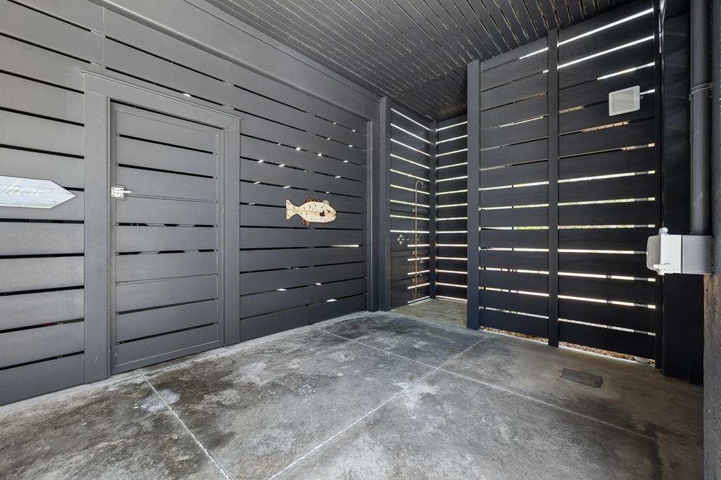 Exceptional custom beach home ready to make idyllic family memories! T – image 42
