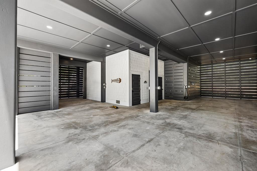 Exceptional custom beach home ready to make idyllic family memories! T – image 43