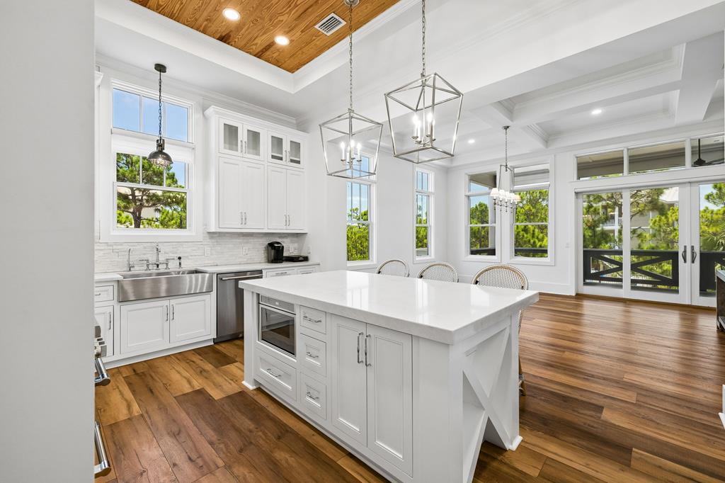 Exceptional custom beach home ready to make idyllic family memories! T – image 12