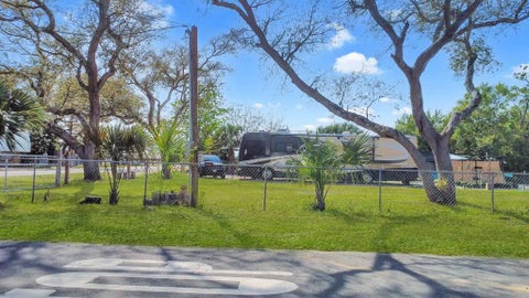 Photo of 191 Sailfish St, Port Saint Joe, FL 32456 (MLS # 329688)