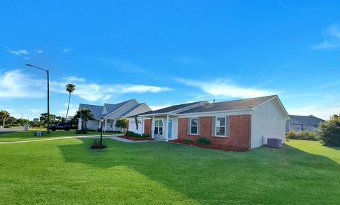 Photo of 309 Hatley Dr, Mexico Beach, FL 32456 (MLS # 322506)